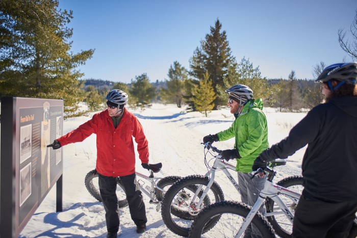 fatbikers in winter