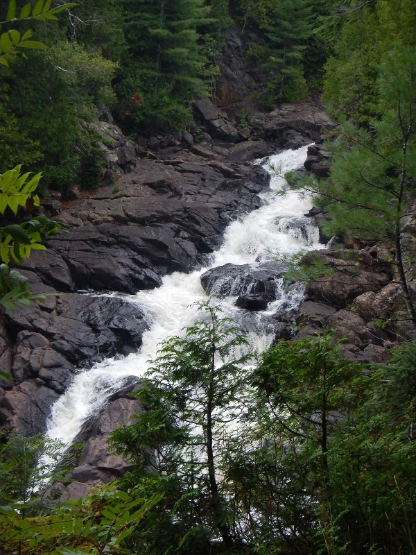 OxtongueRiverRaggedFalls