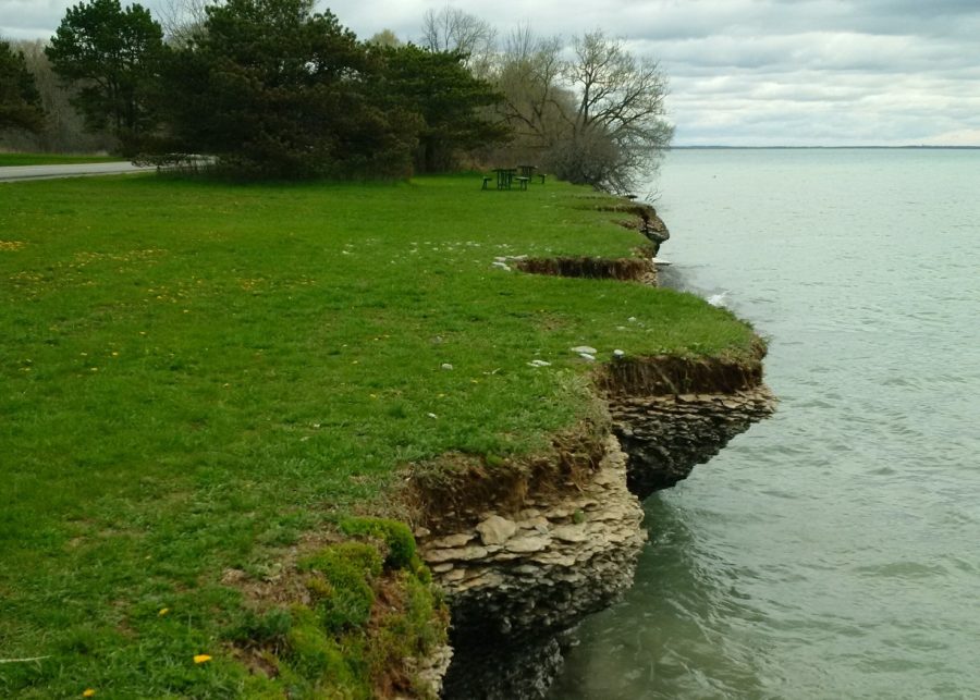 eroded shoreline at Presqu'ile