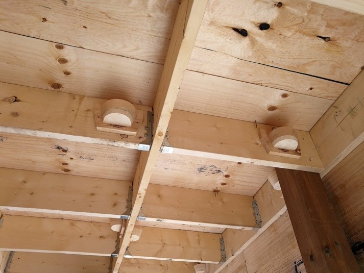 ceiling with cups and crossed beams