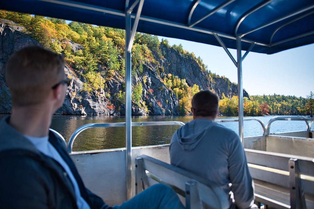 guided boat tour