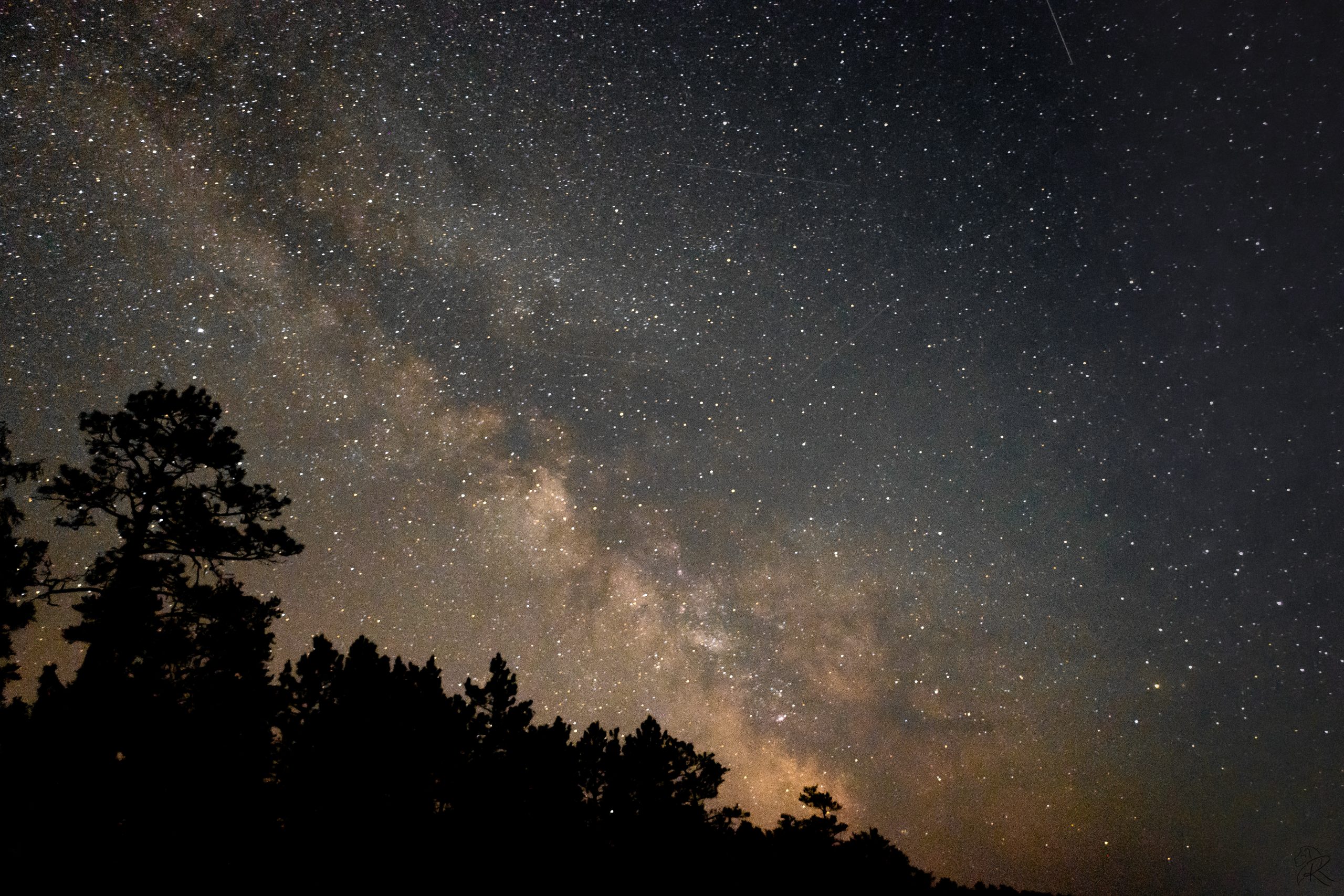 The clear galaxy at Blue Lake Provincial Park from the beach